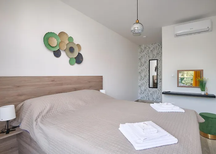 Urban Endji * Močići