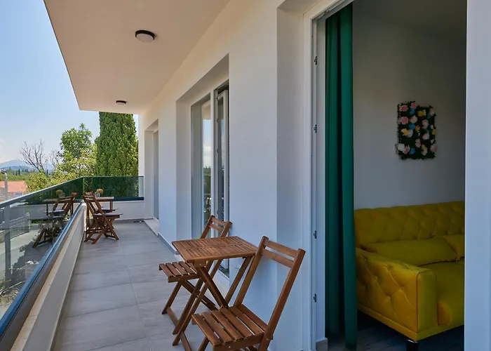 Urban Endji * Močići